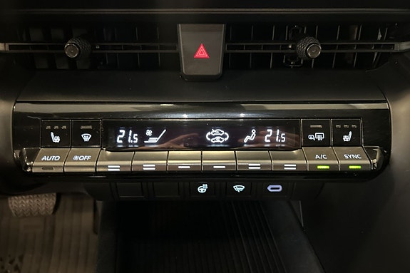 Toyota C-HR 26 of 30