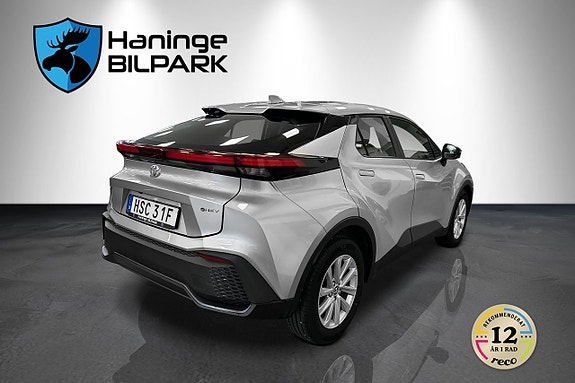 Toyota C-HR 6 of 30