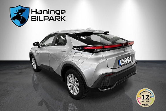 Toyota C-HR 8 of 30