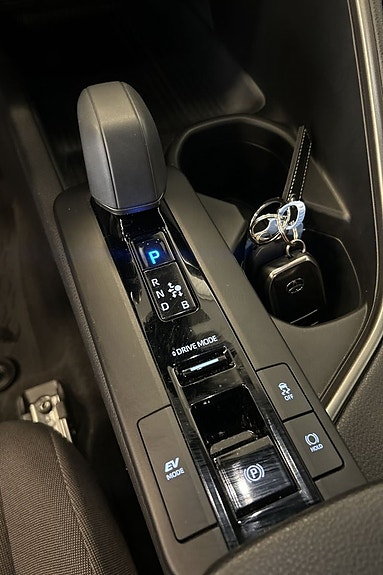 Toyota C-HR 27 of 30