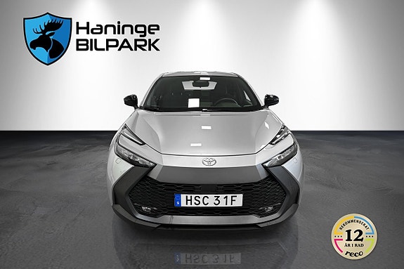 Toyota C-HR 3 of 30