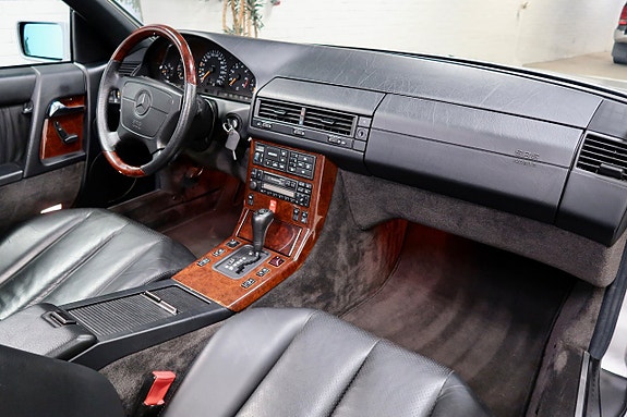Mercedes-Benz SL500 15 of 20