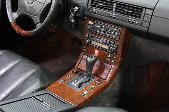 Mercedes-Benz SL500 17 of 20