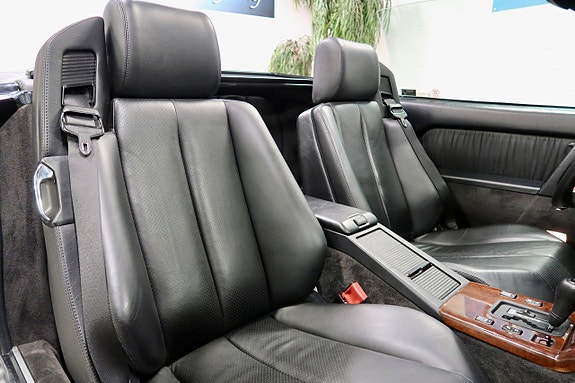 Mercedes-Benz SL500 16 of 20