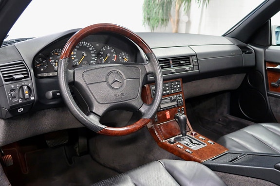 Mercedes-Benz SL500 13 of 20