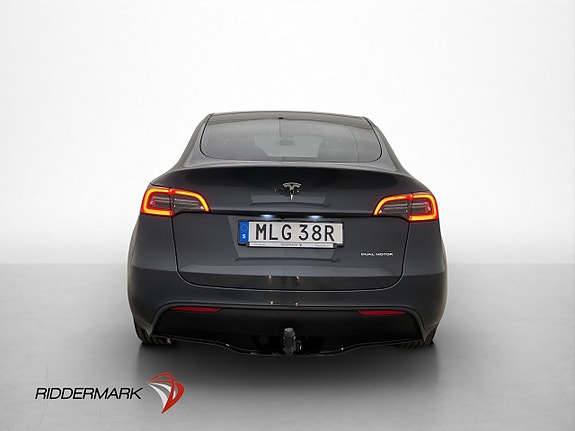 Tesla Model Y 8 of 30