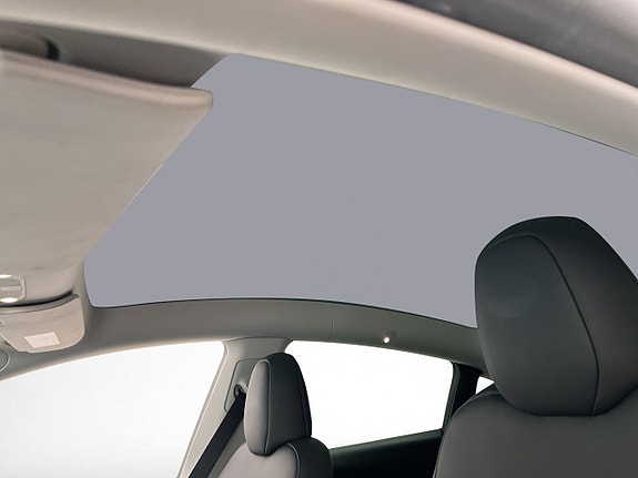 Tesla Model Y 13 of 30