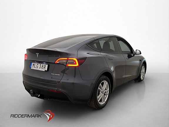 Tesla Model Y 9 of 30