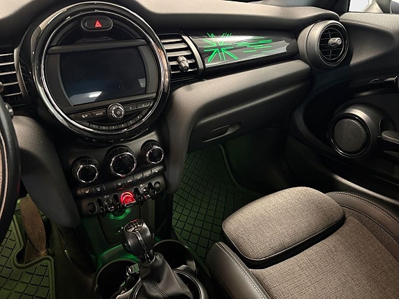 MINI Cooper 11 of 15