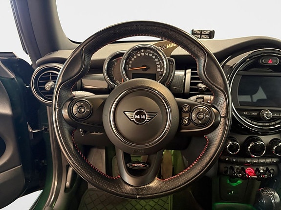 MINI Cooper 12 of 15