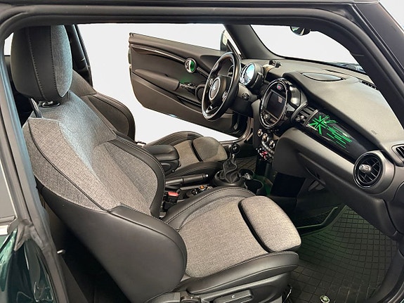 MINI Cooper 15 of 15