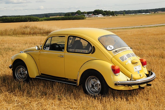 Volkswagen 1303 2 of 14