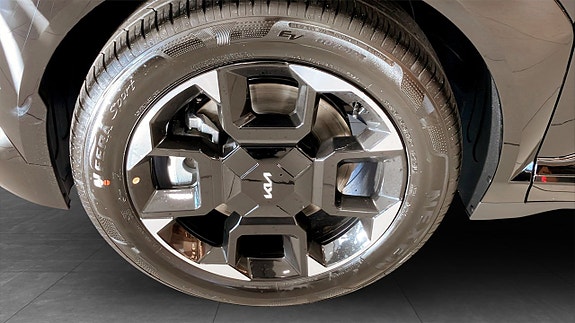 Kia EV5 9 of 12