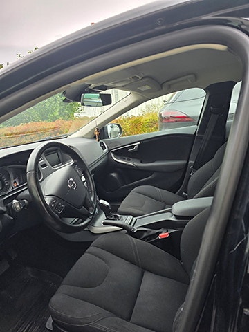 Volvo V40 3 of 4