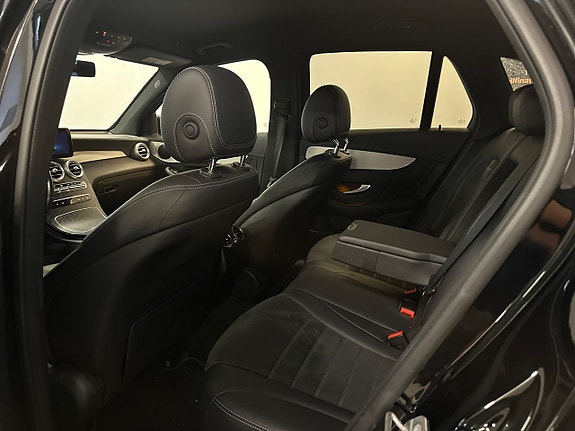 Mercedes-Benz GLC300 de 18 of 24