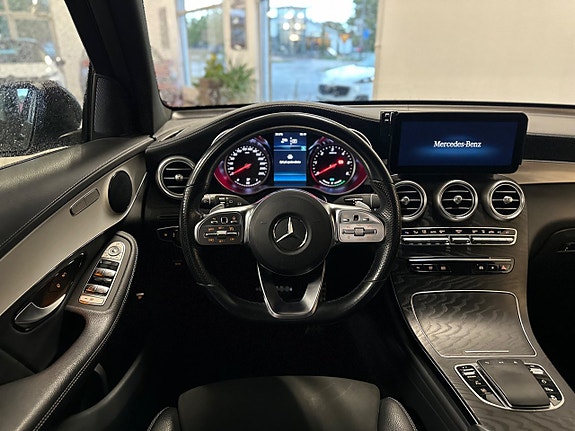 Mercedes-Benz GLC300 de 23 of 24