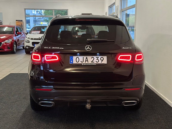 Mercedes-Benz GLC300 de 3 of 24
