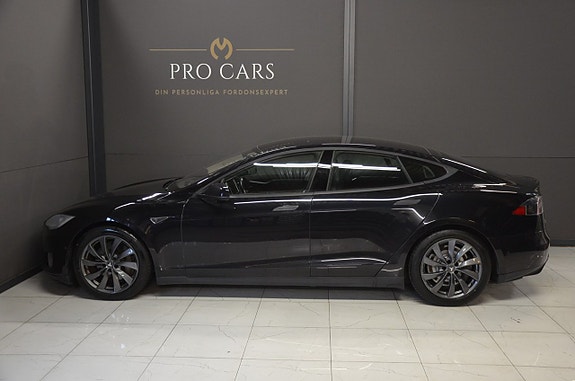 Tesla Model S 3 of 17