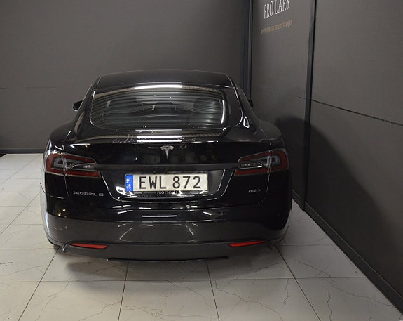 Tesla Model S 7 of 17