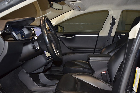 Tesla Model S 13 of 17