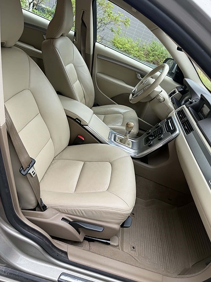 Volvo V70 7 of 8