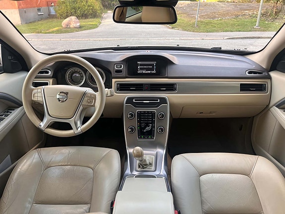 Volvo V70 5 of 8
