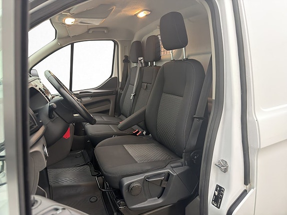 Ford Transit Custom 16 of 28