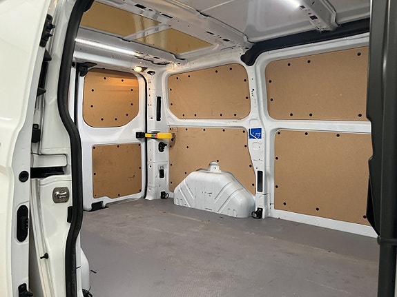 Ford Transit Custom 13 of 28