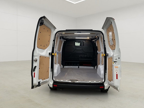 Ford Transit Custom 12 of 28
