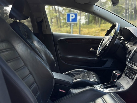 Volkswagen Passat CC 15 of 18