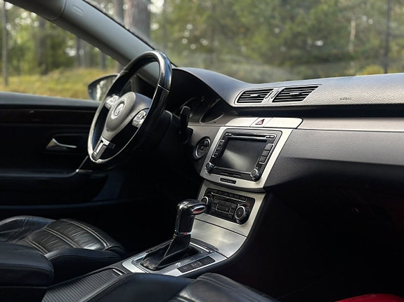 Volkswagen Passat CC 17 of 18
