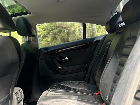 Volkswagen Passat CC 11 of 18