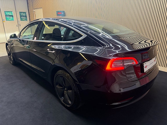 Tesla Model 3 3 of 16