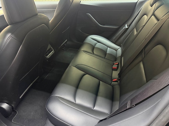 Tesla Model 3 8 of 16