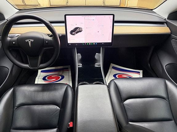 Tesla Model 3 12 of 16