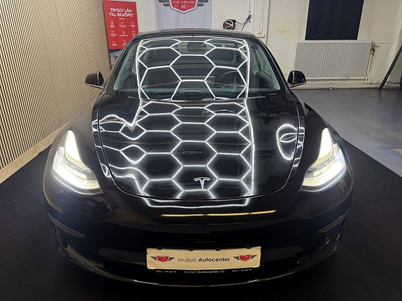 Tesla Model 3 6 of 16
