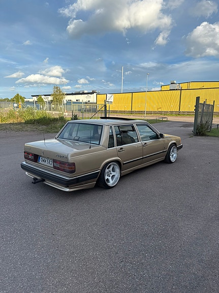 Volvo 760 4 of 6