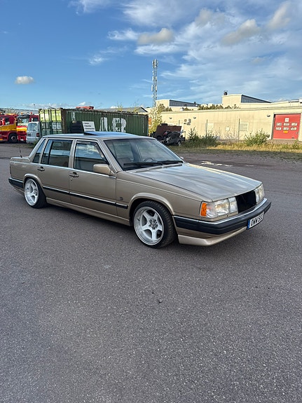 Volvo 760 3 of 6