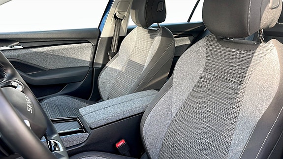 Skoda Superb 8 of 13