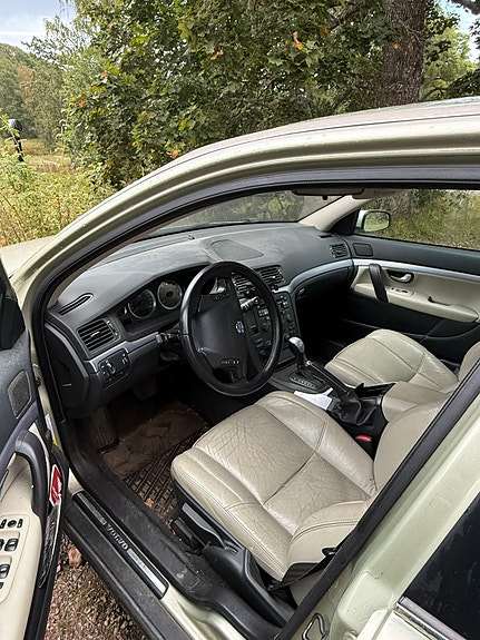 Volvo S80 2 of 3