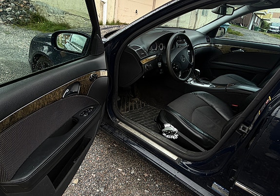 Mercedes-Benz E270 7 of 7