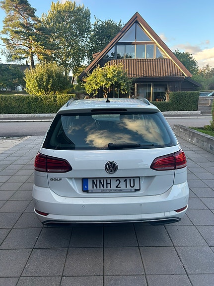Volkswagen Golf VII 2 of 9