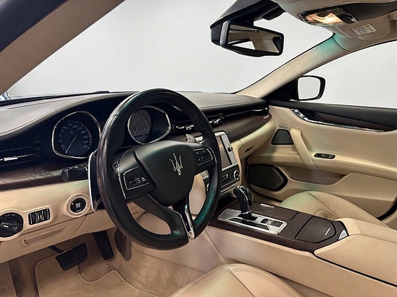 Maserati Quattroporte 8 of 17