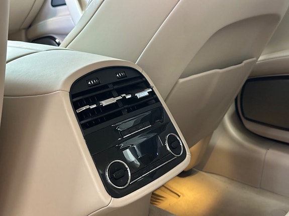 Maserati Quattroporte 17 of 17