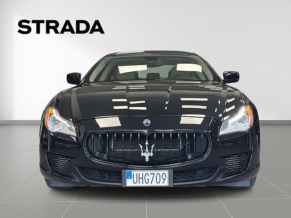 Maserati Quattroporte 3 of 17