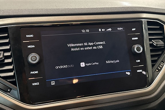 Volkswagen T-Roc 17 of 25