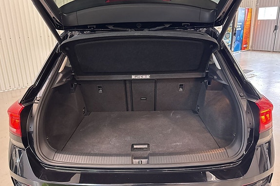 Volkswagen T-Roc 23 of 25