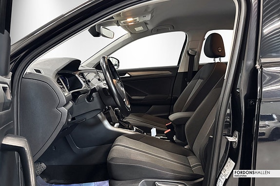 Volkswagen T-Roc 10 of 25