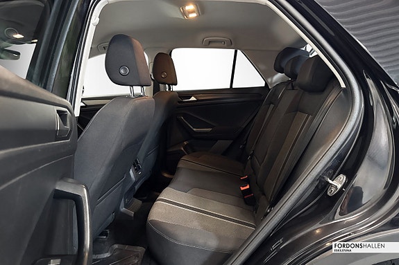 Volkswagen T-Roc 11 of 25
