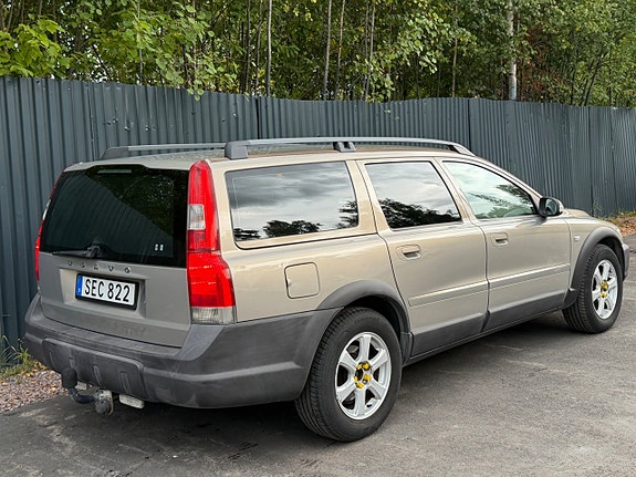 Volvo XC70 3 of 5